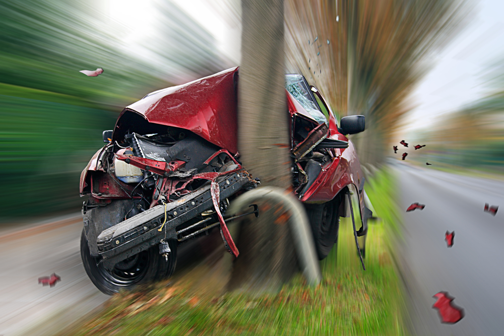 Smyrna — Driver Injured After Crashing into Tree on East-West Connector